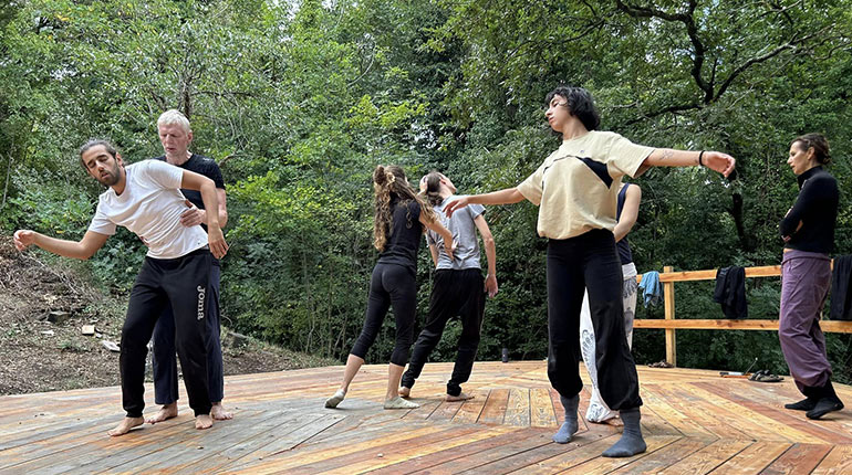 Al momento stai visualizzando Danza Sacra.. dialogo in movimento, l’Arte…la cura – Santa Fiora